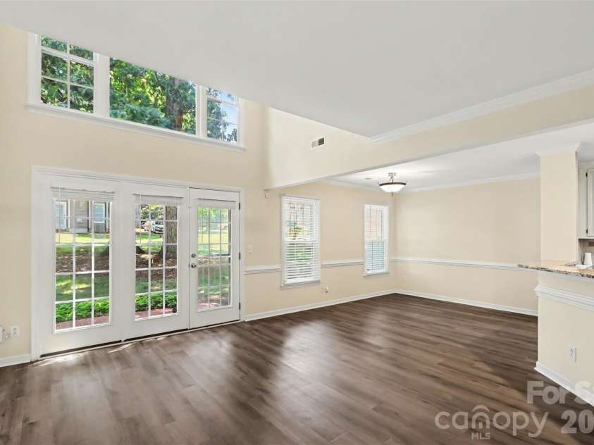 8618 Fox Chase Lane, Charlotte, NC 28269.  MLS# CAR4401358, YatesRealty ID 36012. 