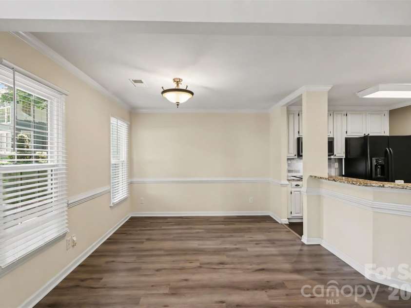 8618 Fox Chase Lane, Charlotte, NC 28269.  MLS# CAR4401358, YatesRealty ID 36012. 