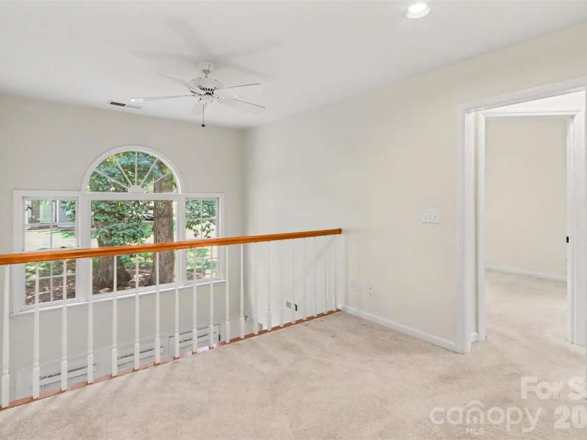 8618 Fox Chase Lane, Charlotte, NC 28269.  MLS# CAR4401358, YatesRealty ID 36012. 