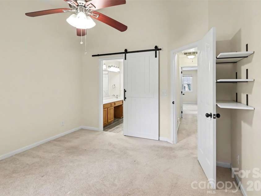 8618 Fox Chase Lane, Charlotte, NC 28269.  MLS# CAR4401358, YatesRealty ID 36012. 