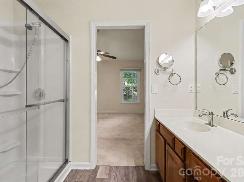 8618 Fox Chase Lane, Charlotte, NC 28269.  MLS# CAR4401358, YatesRealty ID 36012. 