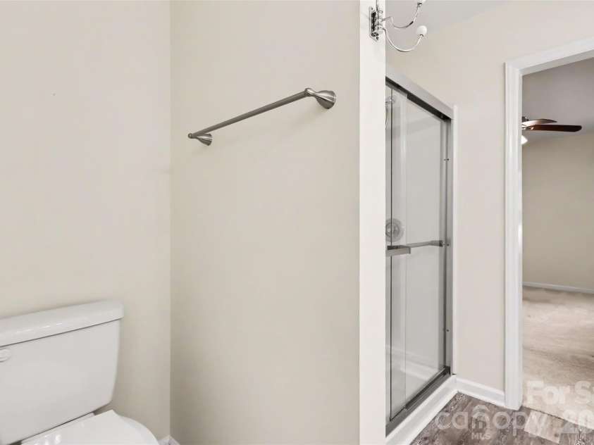 8618 Fox Chase Lane, Charlotte, NC 28269.  MLS# CAR4401358, YatesRealty ID 36012. 