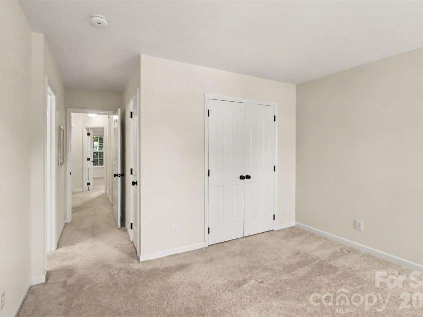8618 Fox Chase Lane, Charlotte, NC 28269.  MLS# CAR4401358, YatesRealty ID 36012. 