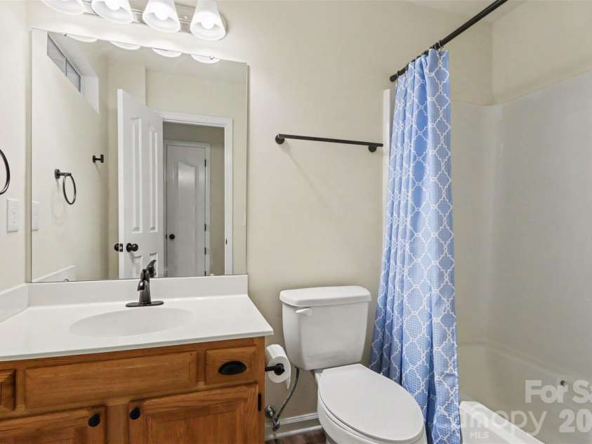 8618 Fox Chase Lane, Charlotte, NC 28269.  MLS# CAR4401358, YatesRealty ID 36012. 