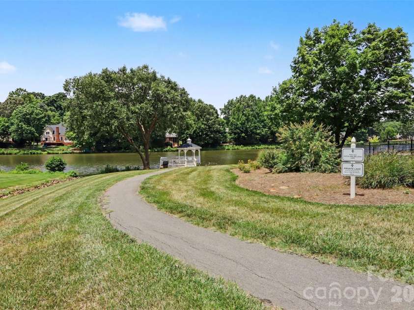 8618 Fox Chase Lane, Charlotte, NC 28269.  MLS# CAR4401358, YatesRealty ID 36012. 
