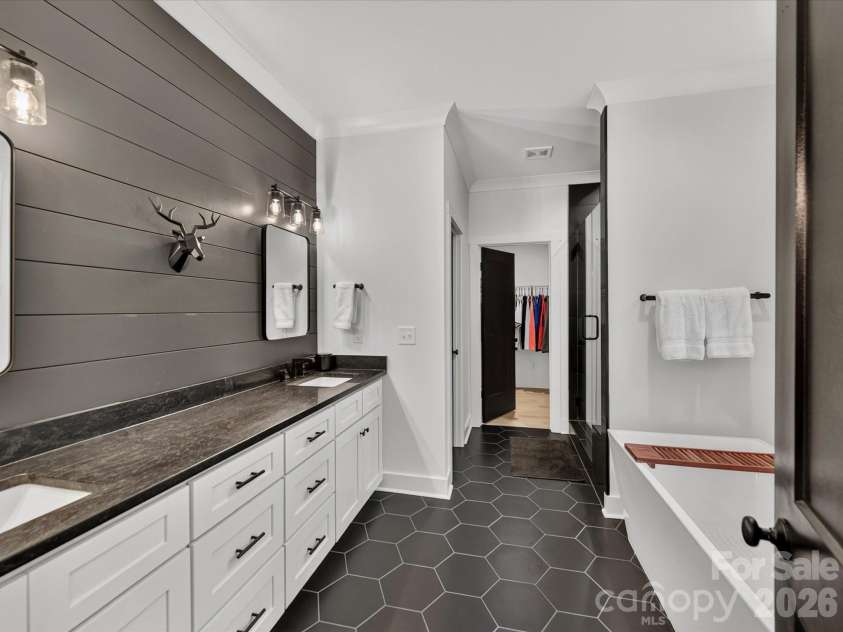 1215 Pine Forest Drive, Lancaster, SC 29720.  MLS# CAR4398929, YatesRealty ID 36013. Primary Bath
