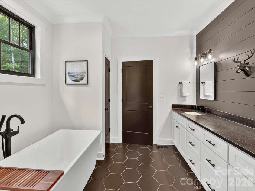 1215 Pine Forest Drive, Lancaster, SC 29720.  MLS# CAR4398929, YatesRealty ID 36013. Sleek and modern soaking tub