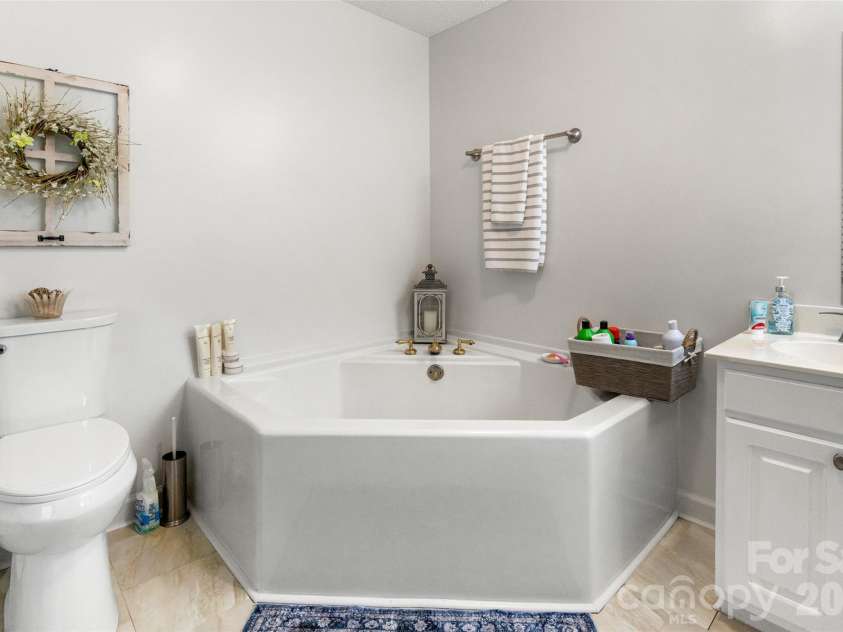 5851 Flat Creek Road, Lancaster, SC 29720.  MLS# CAR4397544, YatesRealty ID 36014. 