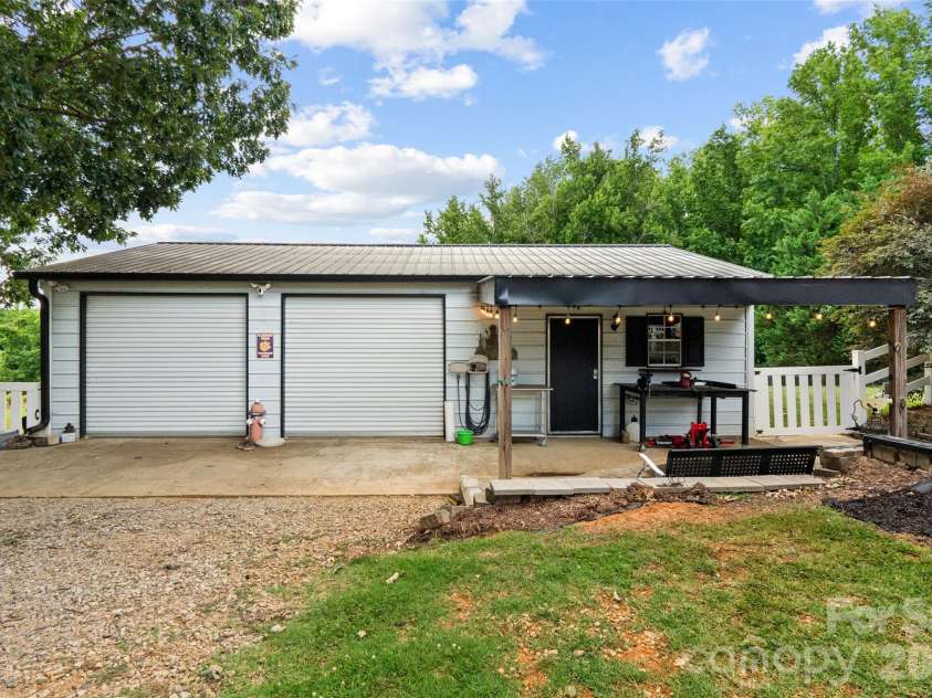 5851 Flat Creek Road, Lancaster, SC 29720.  MLS# CAR4397544, YatesRealty ID 36014. 