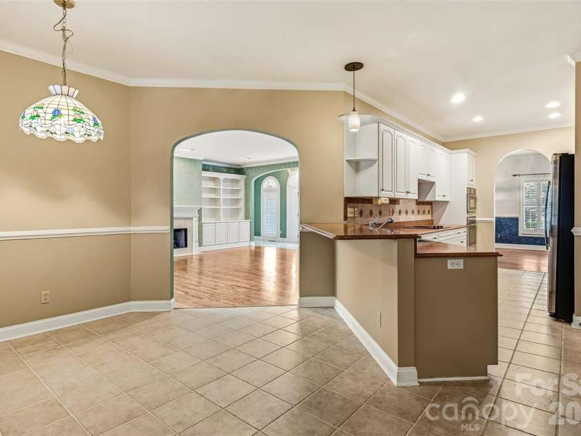 200 Teaberry Lane, Hendersonville, NC 28739.  MLS# CAR4399670, YatesRealty ID 36016. Inviting Breakfast Area