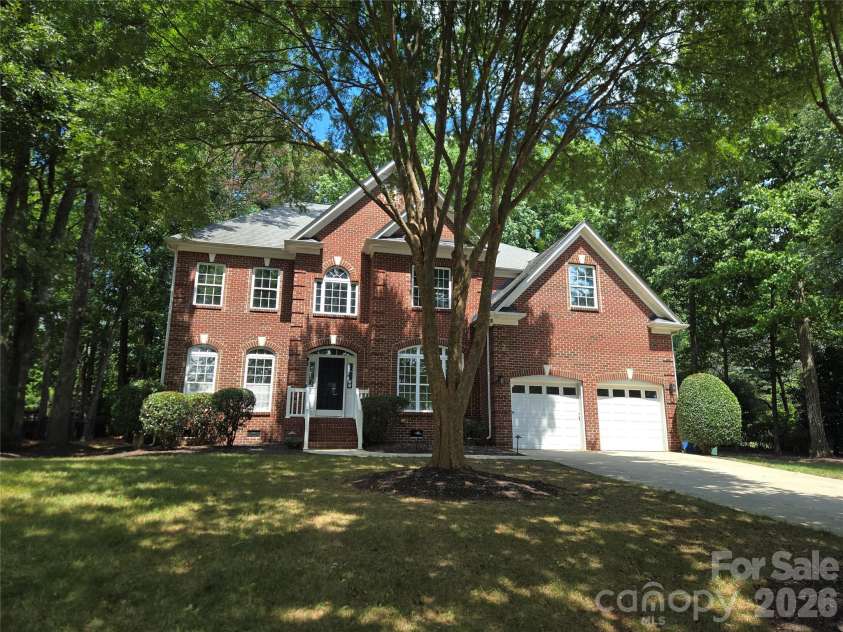 6301 Crown Hill Drive, Charlotte, NC 28227.  MLS# CAR4402579, YatesRealty ID 36017. 