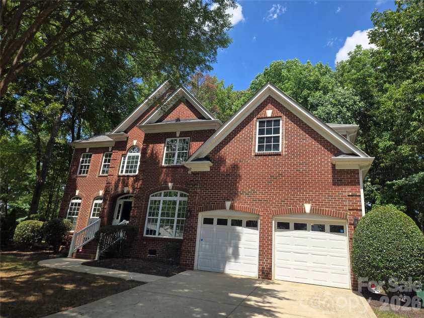 6301 Crown Hill Drive, Charlotte, NC 28227.  MLS# CAR4402579, YatesRealty ID 36017. 