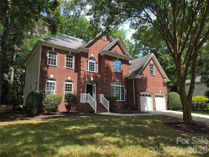 6301 Crown Hill Drive, Charlotte, NC 28227.  MLS# CAR4402579, YatesRealty ID 36017. 