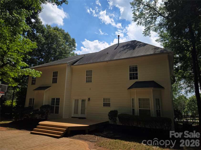 6301 Crown Hill Drive, Charlotte, NC 28227.  MLS# CAR4402579, YatesRealty ID 36017. 