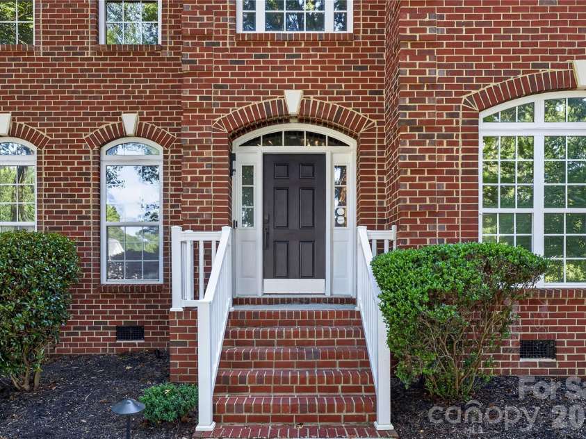 6301 Crown Hill Drive, Charlotte, NC 28227.  MLS# CAR4402579, YatesRealty ID 36017. 