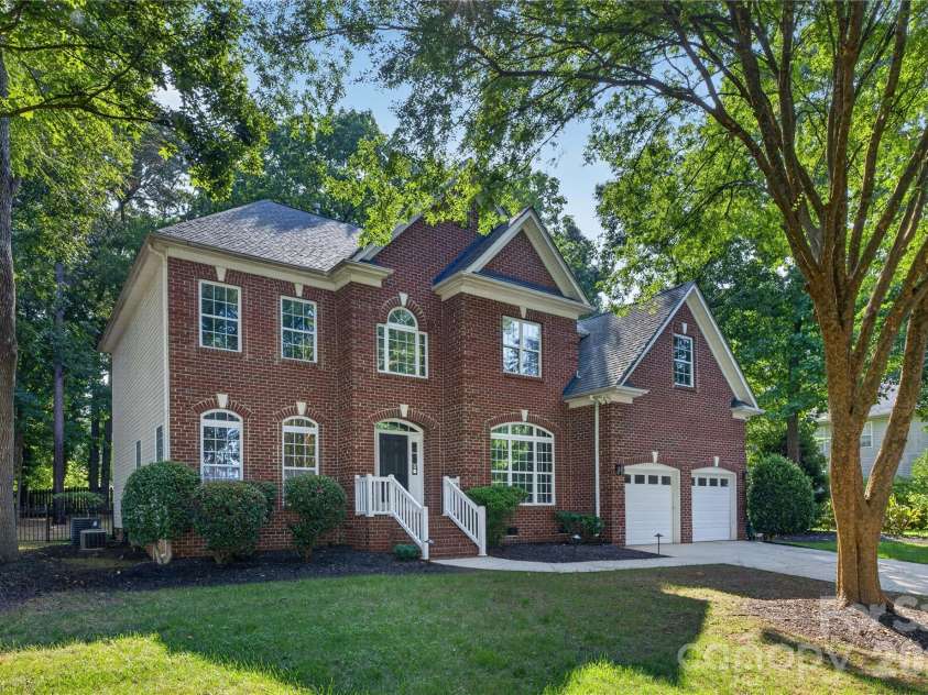 6301 Crown Hill Drive, Charlotte, NC 28227.  MLS# CAR4402579, YatesRealty ID 36017. 