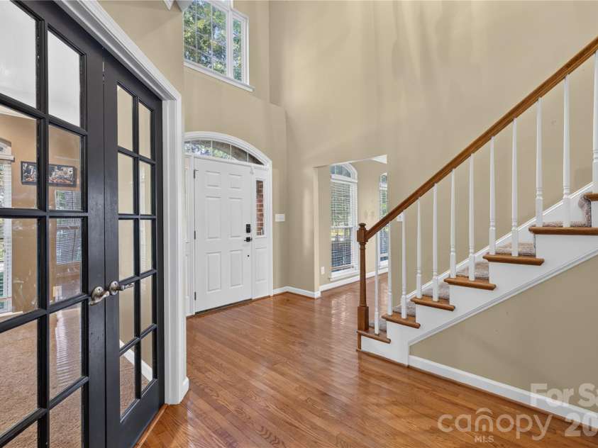 6301 Crown Hill Drive, Charlotte, NC 28227.  MLS# CAR4402579, YatesRealty ID 36017. 