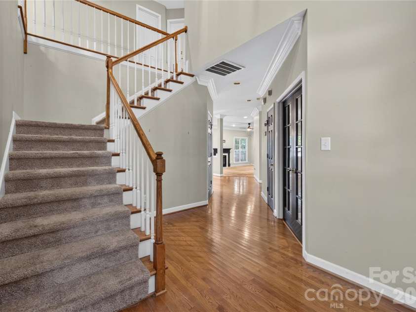6301 Crown Hill Drive, Charlotte, NC 28227.  MLS# CAR4402579, YatesRealty ID 36017. 