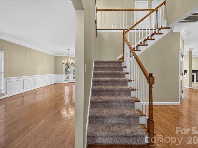 6301 Crown Hill Drive, Charlotte, NC 28227.  MLS# CAR4402579, YatesRealty ID 36017. 