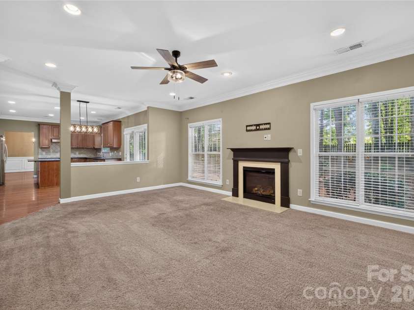 6301 Crown Hill Drive, Charlotte, NC 28227.  MLS# CAR4402579, YatesRealty ID 36017. 