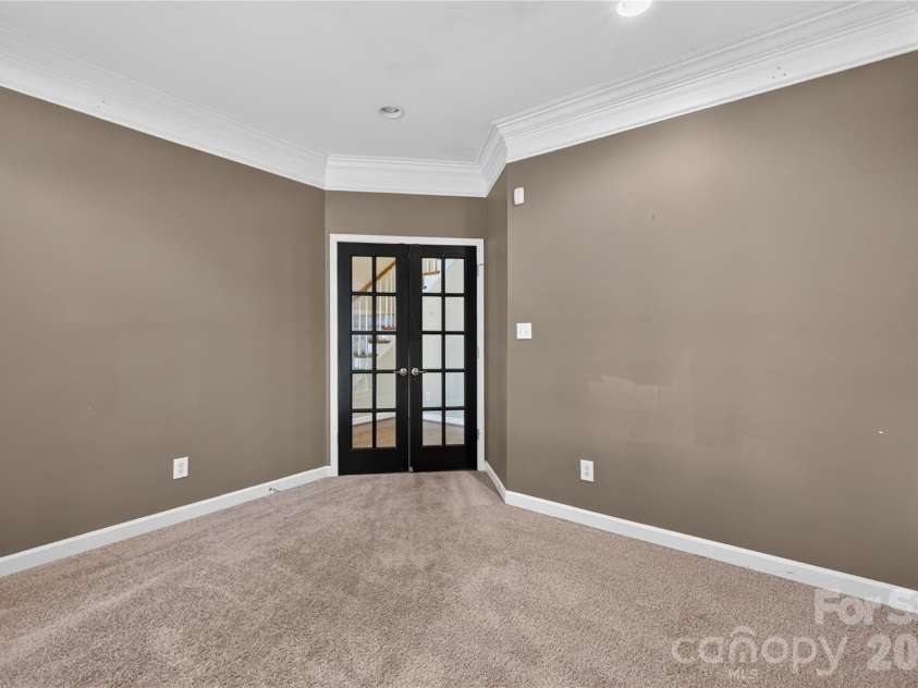 6301 Crown Hill Drive, Charlotte, NC 28227.  MLS# CAR4402579, YatesRealty ID 36017. 