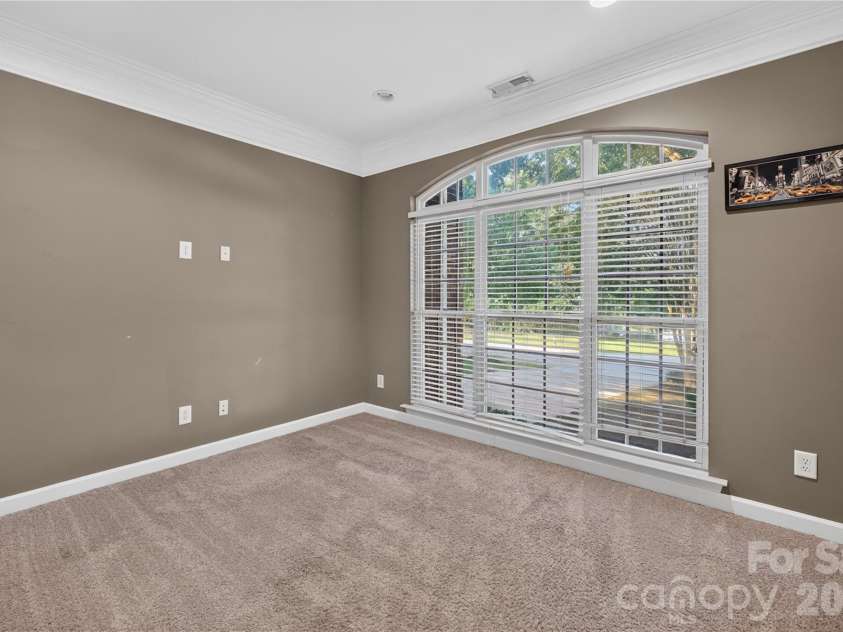 6301 Crown Hill Drive, Charlotte, NC 28227.  MLS# CAR4402579, YatesRealty ID 36017. 