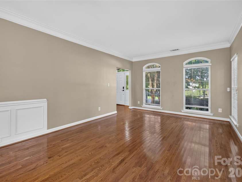 6301 Crown Hill Drive, Charlotte, NC 28227.  MLS# CAR4402579, YatesRealty ID 36017. 