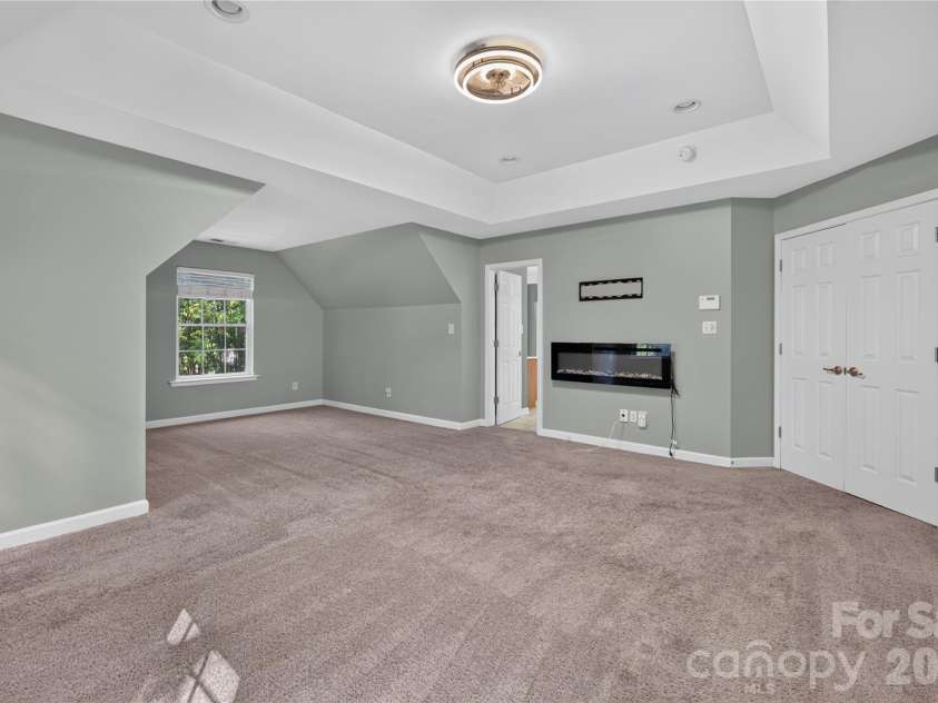 6301 Crown Hill Drive, Charlotte, NC 28227.  MLS# CAR4402579, YatesRealty ID 36017. 