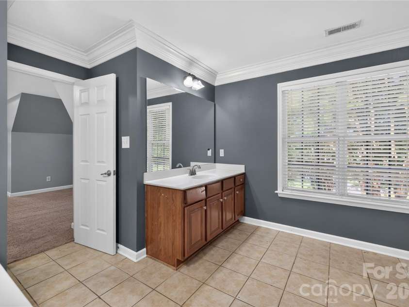 6301 Crown Hill Drive, Charlotte, NC 28227.  MLS# CAR4402579, YatesRealty ID 36017. 