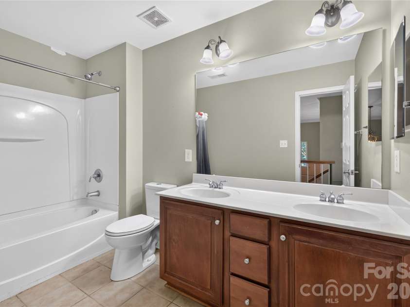 6301 Crown Hill Drive, Charlotte, NC 28227.  MLS# CAR4402579, YatesRealty ID 36017. 
