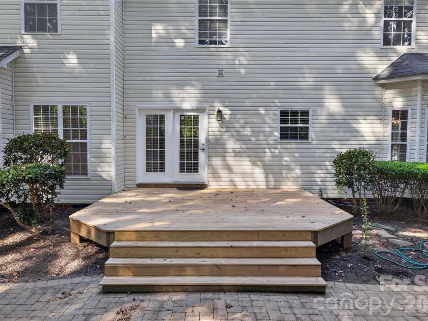 6301 Crown Hill Drive, Charlotte, NC 28227.  MLS# CAR4402579, YatesRealty ID 36017. 