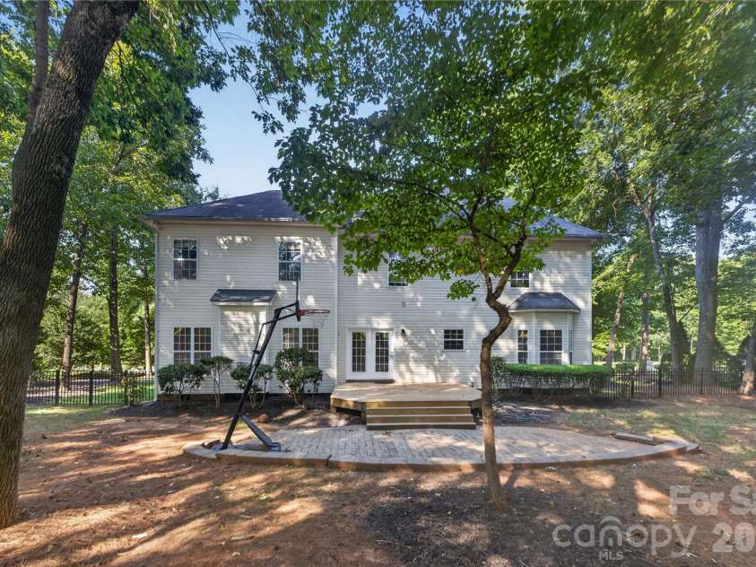 6301 Crown Hill Drive, Charlotte, NC 28227.  MLS# CAR4402579, YatesRealty ID 36017. 
