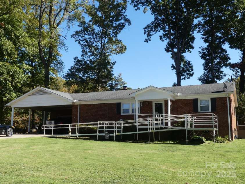 355 Swink Avenue, Salisbury, NC 28147.  MLS# CAR4314538, YatesRealty ID 3602. 