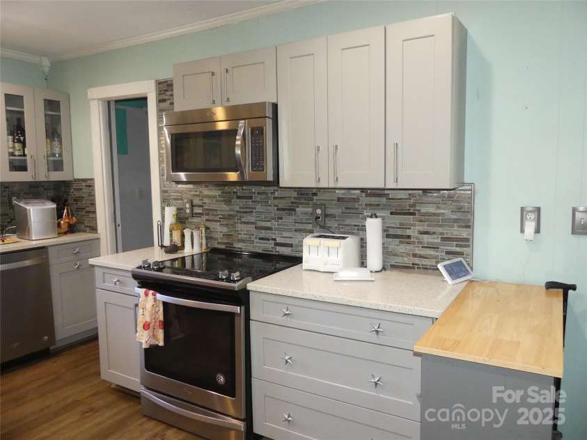 355 Swink Avenue, Salisbury, NC 28147.  MLS# CAR4314538, YatesRealty ID 3602. 