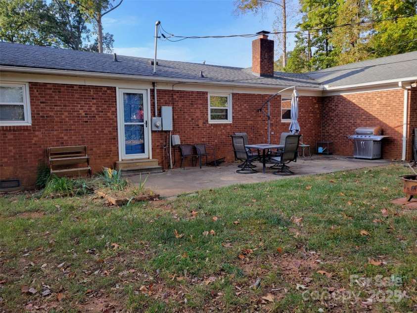 355 Swink Avenue, Salisbury, NC 28147.  MLS# CAR4314538, YatesRealty ID 3602. 