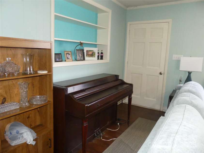 355 Swink Avenue, Salisbury, NC 28147.  MLS# CAR4314538, YatesRealty ID 3602. Front door entryway