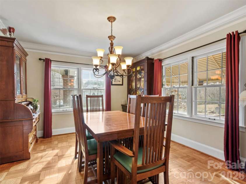 506 Main Street, Burnsville, NC 28714.  MLS# CAR4347161, YatesRealty ID 3602. 