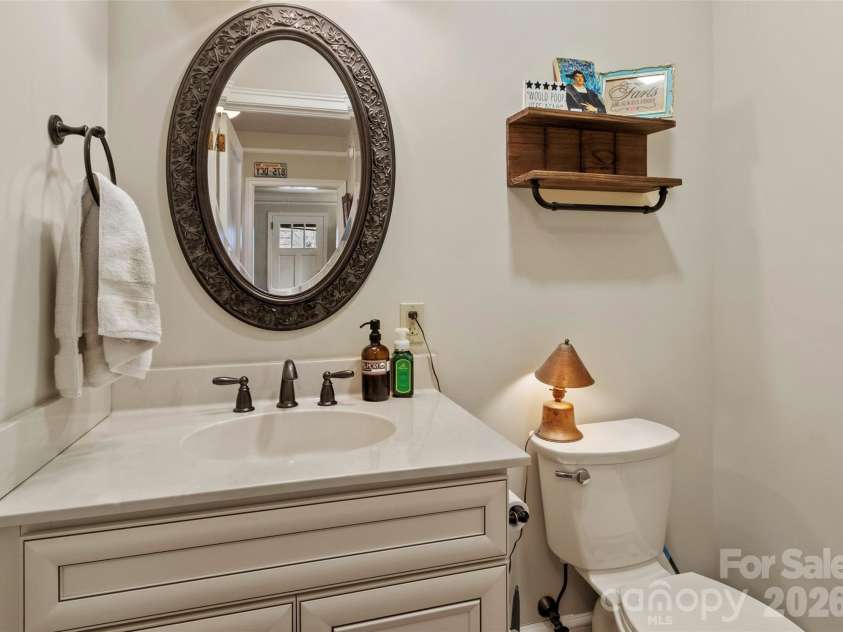 506 Main Street, Burnsville, NC 28714.  MLS# CAR4347161, YatesRealty ID 3602. 