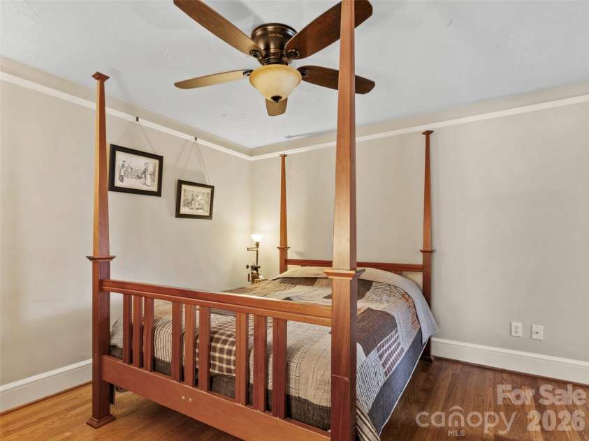506 Main Street, Burnsville, NC 28714.  MLS# CAR4347161, YatesRealty ID 3602. 