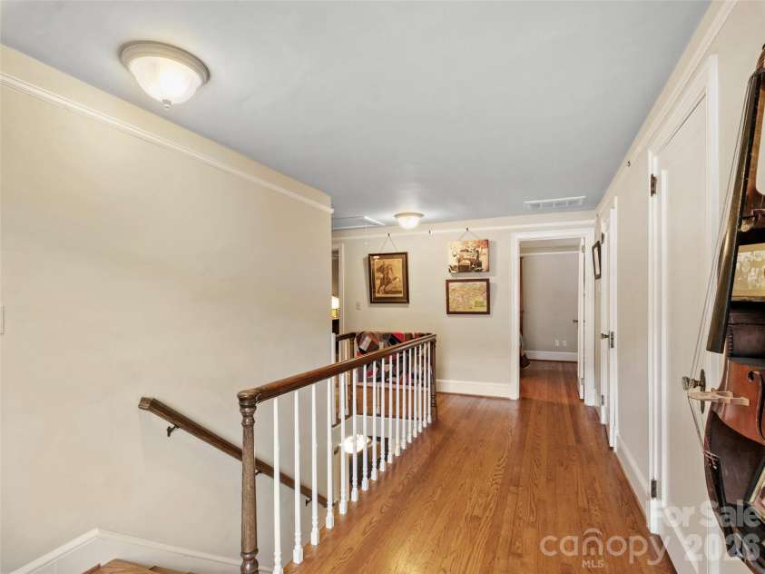 506 Main Street, Burnsville, NC 28714.  MLS# CAR4347161, YatesRealty ID 3602. 