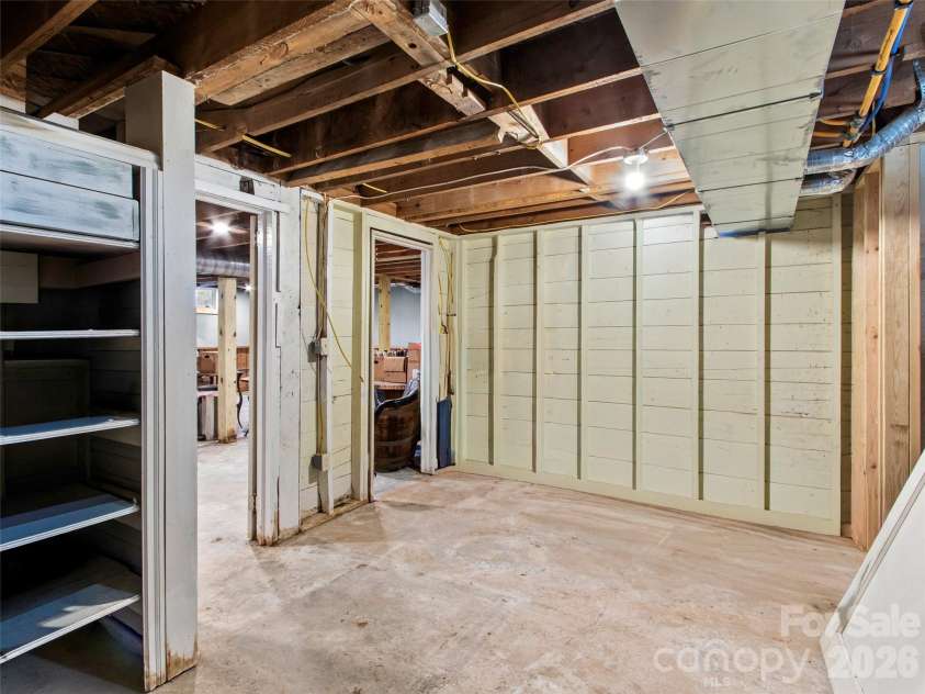 506 Main Street, Burnsville, NC 28714.  MLS# CAR4347161, YatesRealty ID 3602. 