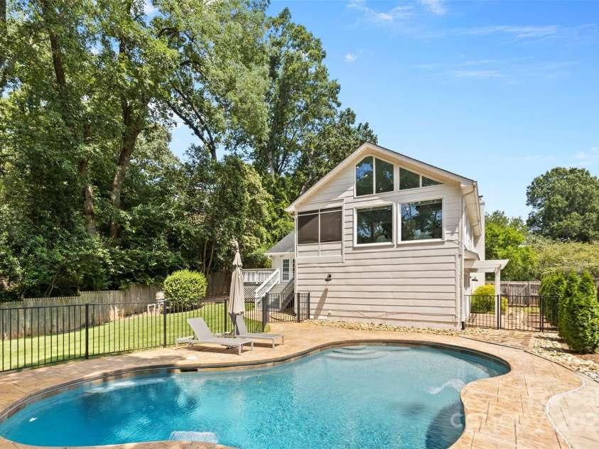 4024 Tyndale Avenue, Charlotte, NC 28210.  MLS# CAR4260675, YatesRealty ID 36021. 