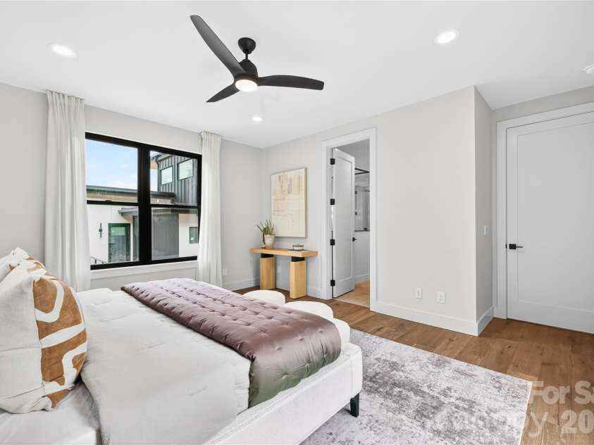 850 Belmont Avenue, Charlotte, NC 28205.  MLS# CAR4362751, YatesRealty ID 36021. 