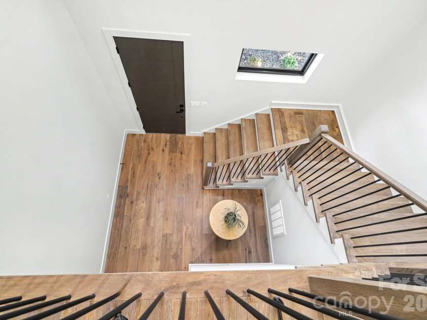 850 Belmont Avenue, Charlotte, NC 28205.  MLS# CAR4362751, YatesRealty ID 36021. Custom Staircase