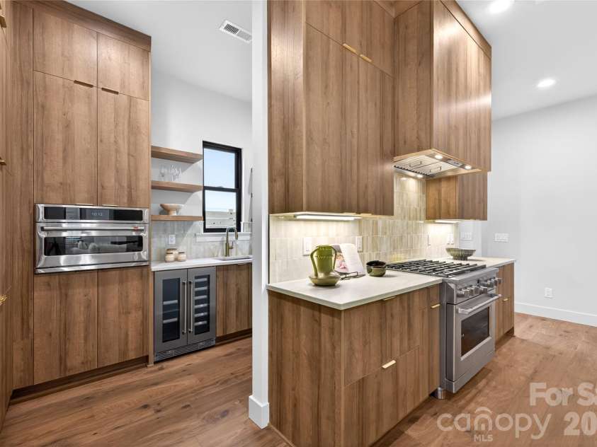 850 Belmont Avenue, Charlotte, NC 28205.  MLS# CAR4362751, YatesRealty ID 36021. Dedicated scullery with additional sink, wine