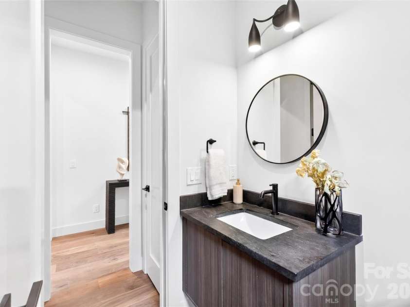 850 Belmont Avenue, Charlotte, NC 28205.  MLS# CAR4362751, YatesRealty ID 36021. Half bath on main floor