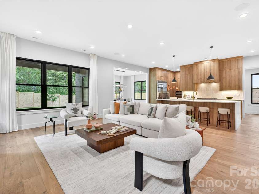 850 Belmont Avenue, Charlotte, NC 28205.  MLS# CAR4362751, YatesRealty ID 36021. Living Space open to Kitchen & Dining