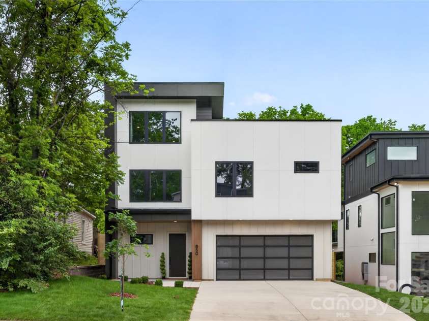 850 Belmont Avenue, Charlotte, NC 28205.  MLS# CAR4362751, YatesRealty ID 36021. Modern Front Exterior