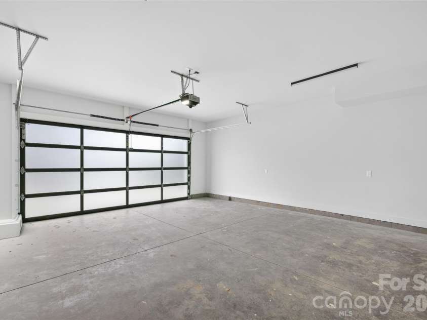 850 Belmont Avenue, Charlotte, NC 28205.  MLS# CAR4362751, YatesRealty ID 36021. Oversized 2 car garage