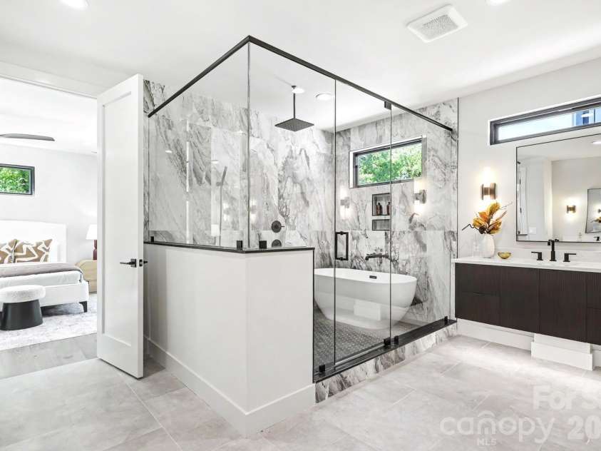 850 Belmont Avenue, Charlotte, NC 28205.  MLS# CAR4362751, YatesRealty ID 36021. Primary Bathroom with dual vanities